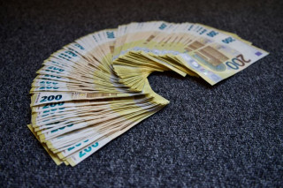 205857