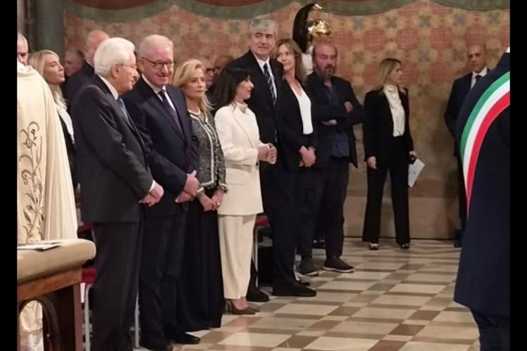 Ottocento anni dopo, Francesco parla ancora all'Italia. Da Assisi Mattarella indica la via della pace